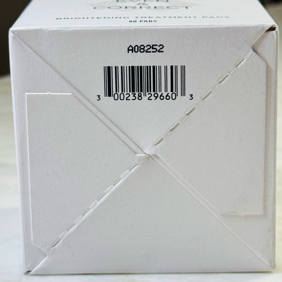 SkinMedica Even & Correct Brightening Treatment Pads - White - Picture 4 of 5